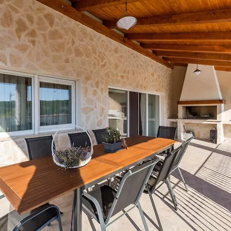 Diana Private Pool Near Vila Porec