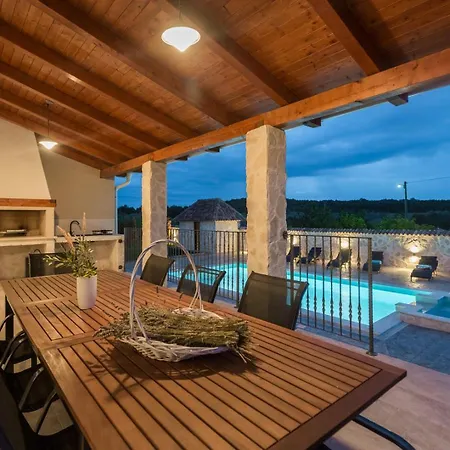 Diana Private Pool Near Poreč